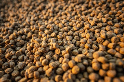 Balanced Animal Food Pellets For Fish, Cow, Pig, Chicken, Duck,